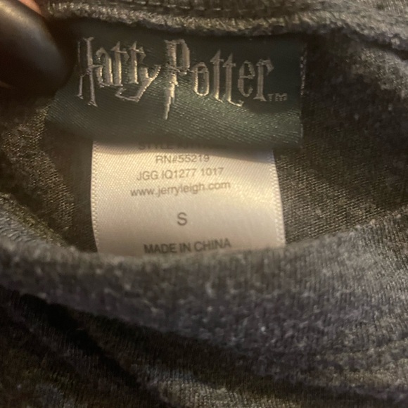 Harry Potter Women’s Size Small “I don’t go looking for Trouble…” T-Shirt - Picture 4 of 4